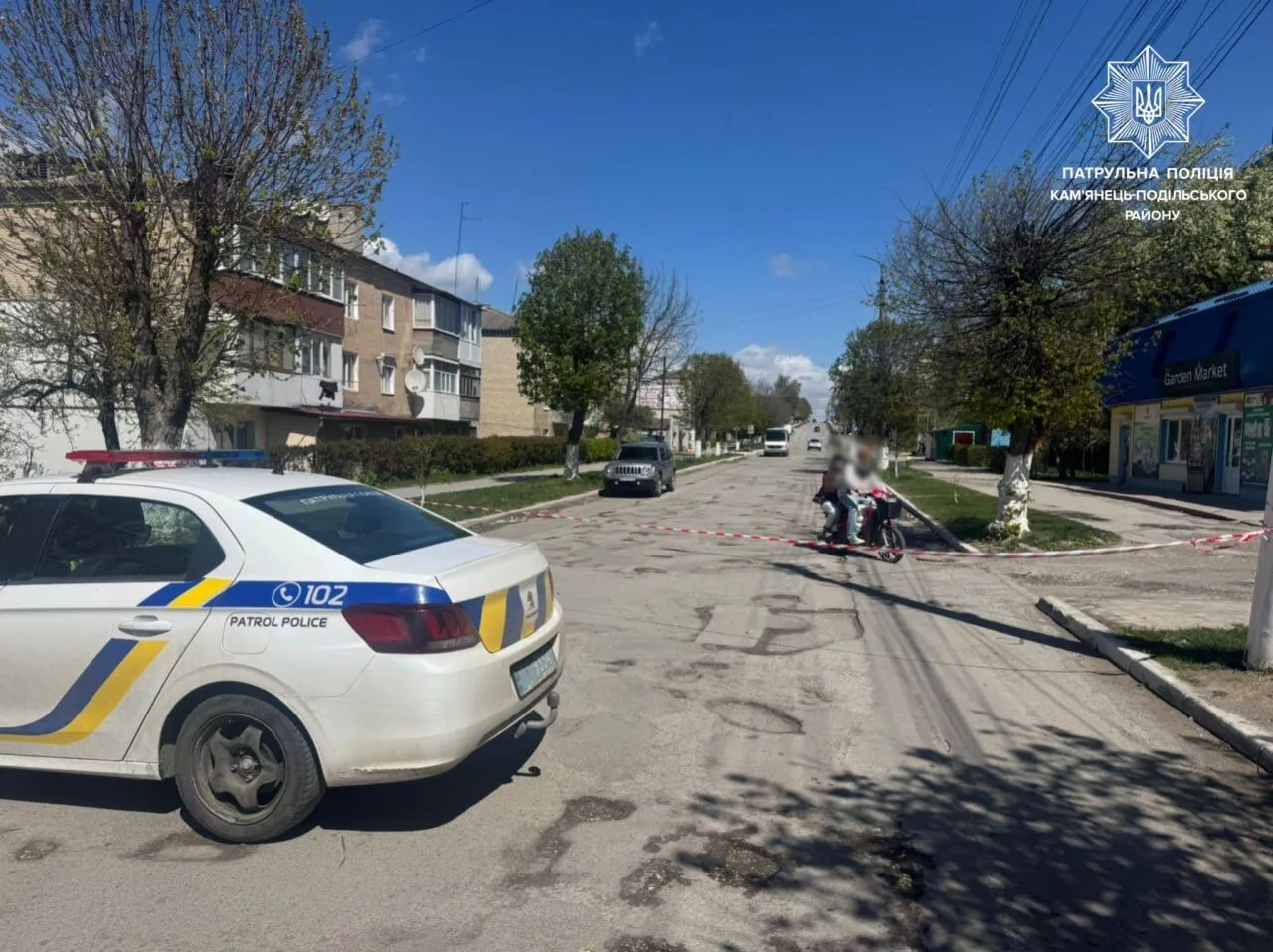 Украину накрыла непогода: ветер срывает крыши, погибли два человека. Фото и видео