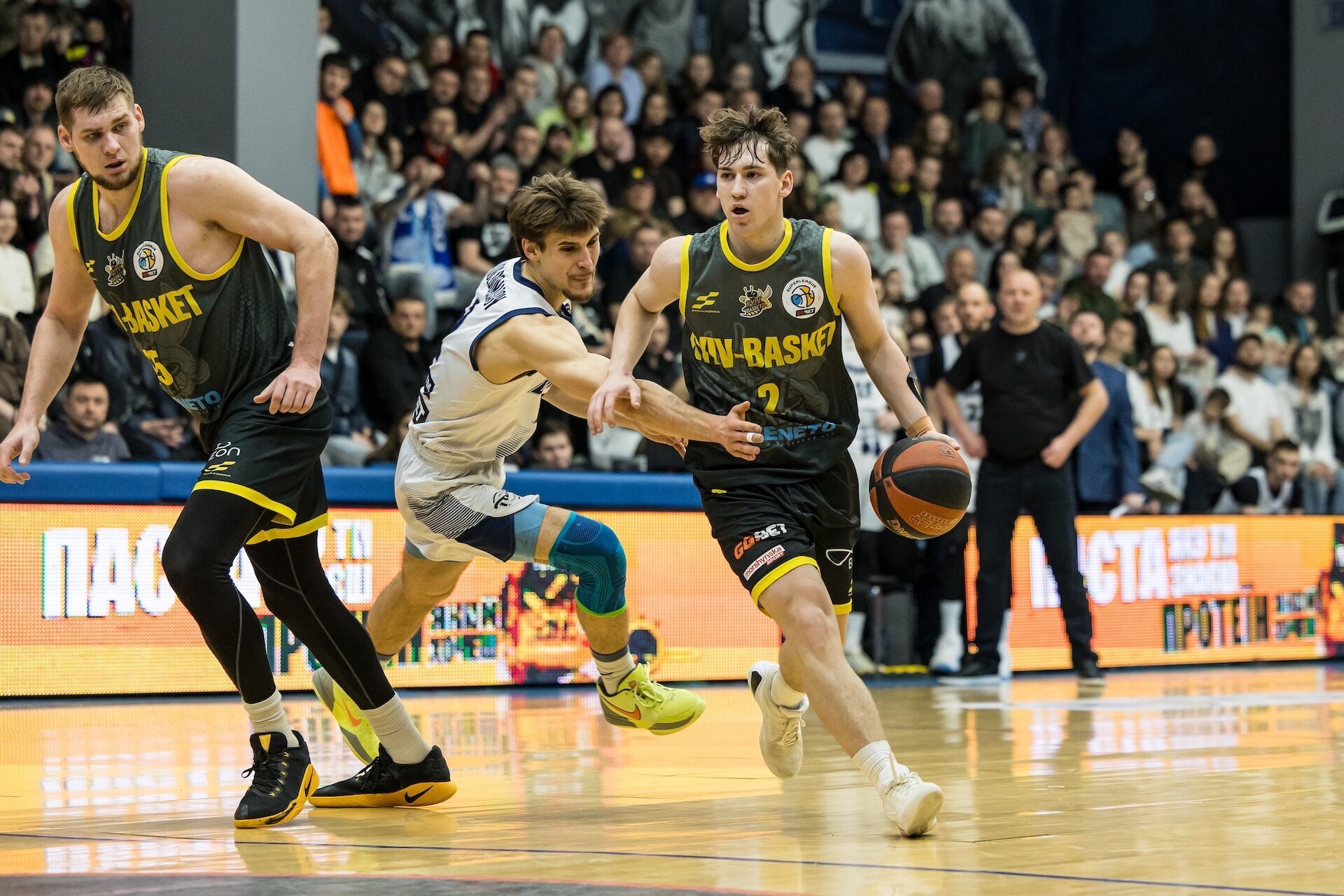 "Днепр" победил "Киев-Баскет" в первом матче финала Суперлиги GGBET. Видео