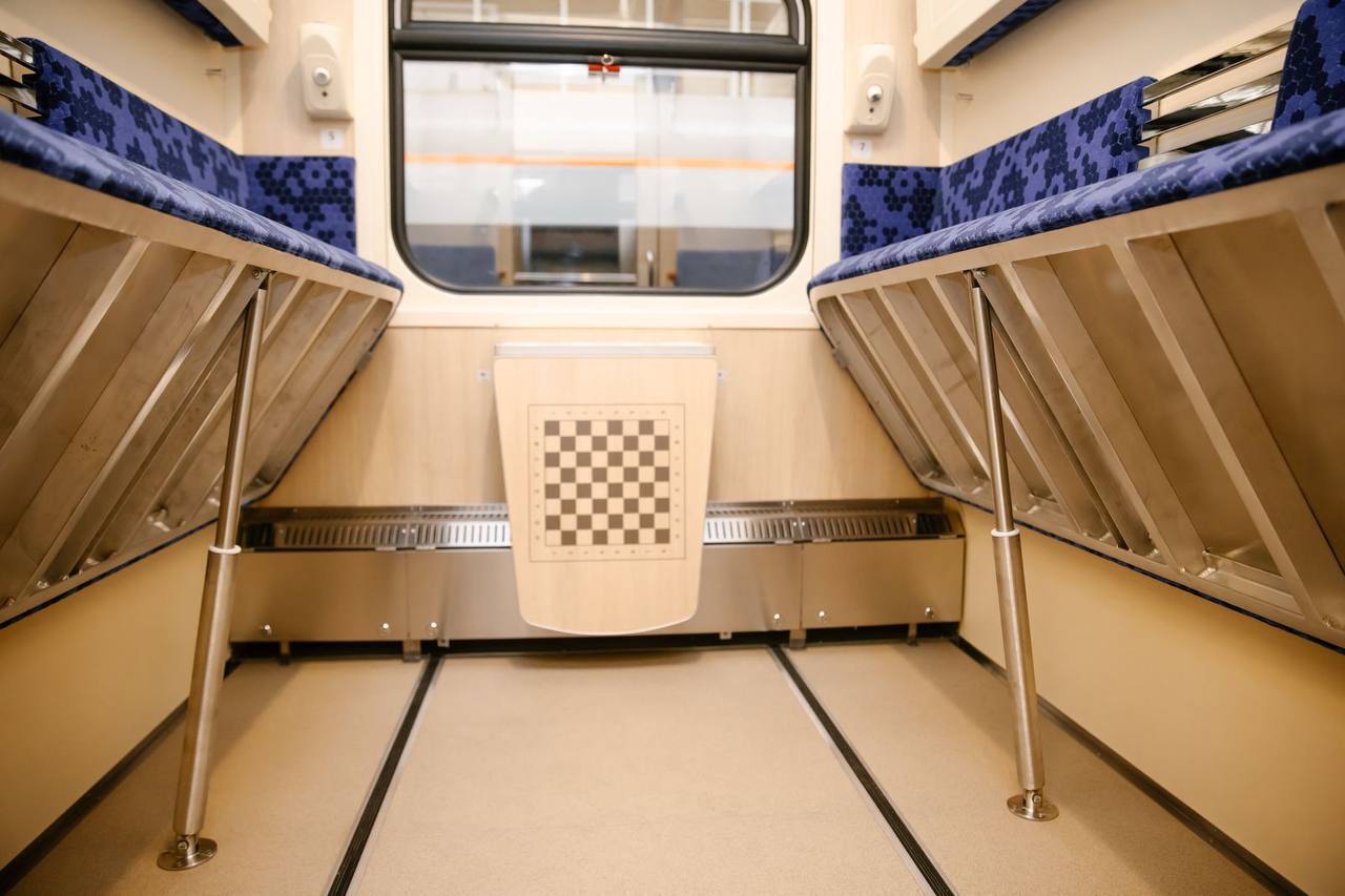 Обладнано інклюзивні вагони