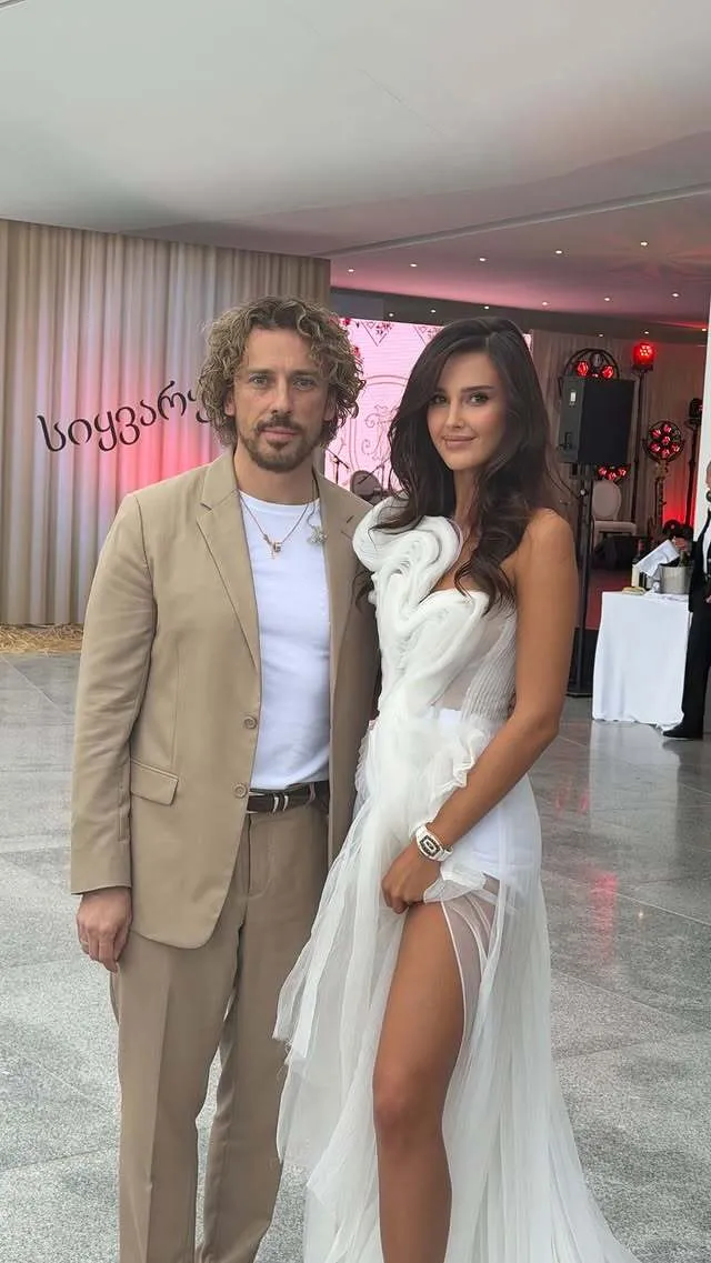 У Каннах відгриміло "найдорожче весілля року" української королеви краси: Меладзе вийшов з тіні, а Галкін співав Іво Бобула