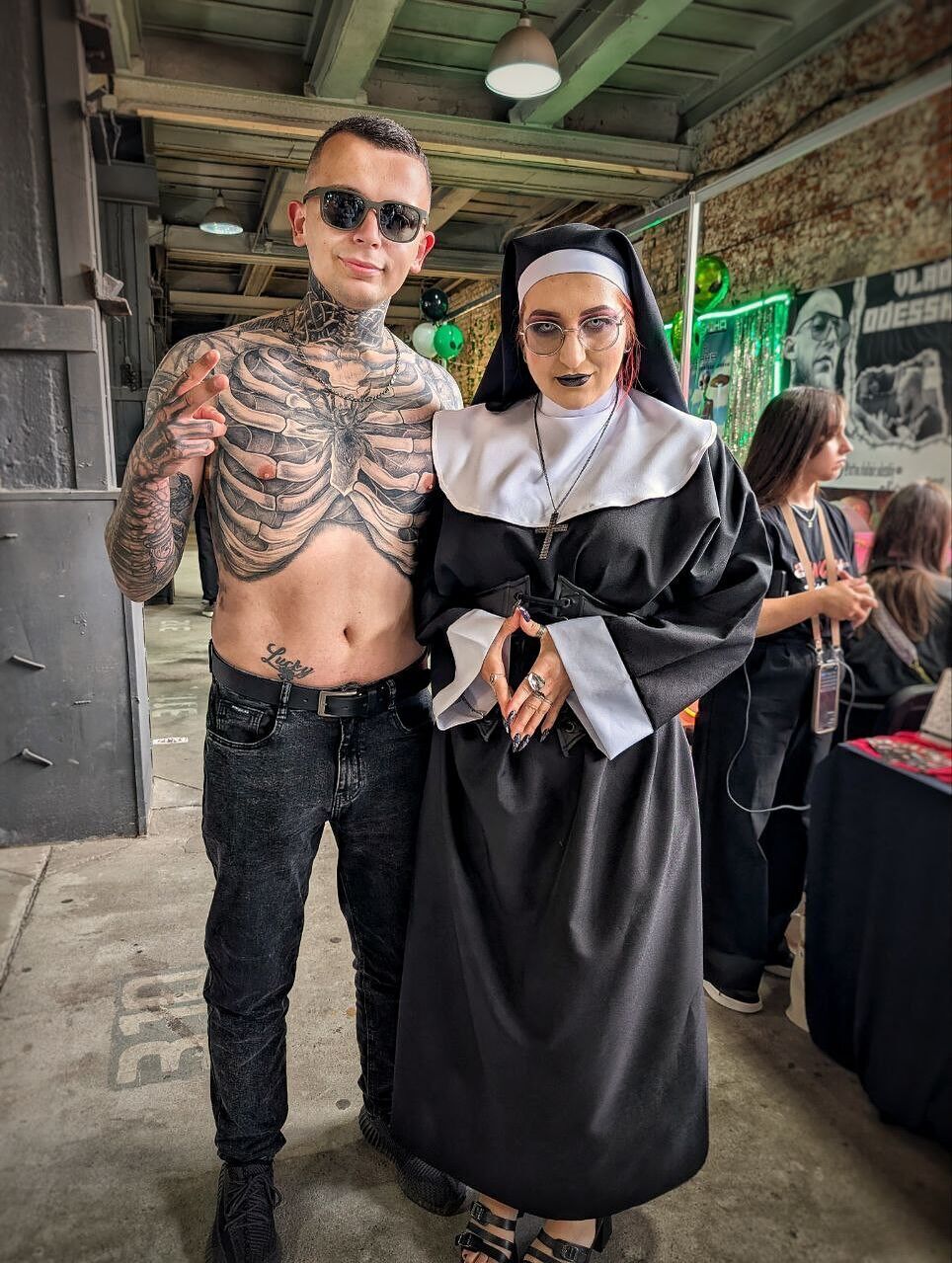 Українець побив світовий рекорд: медбрат, який працює з трупами, зробив 230 тату та став "живим скелетом". Вражаючі фото