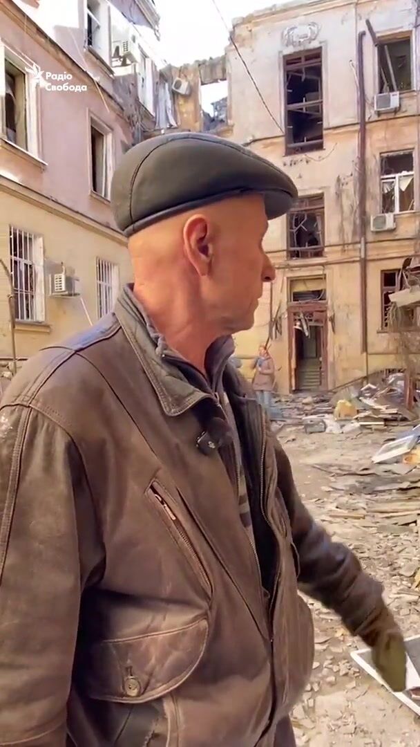 "Вибігли на кухню": мешканець Одеси розповів про російську атаку і її наслідки. Відео
