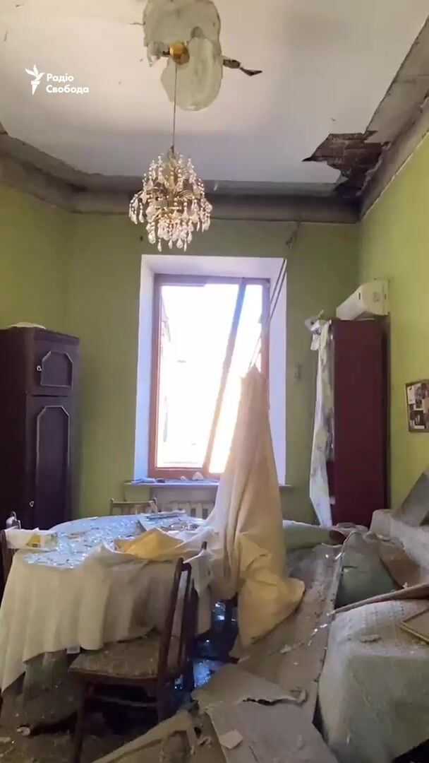 "Вибігли на кухню": мешканець Одеси розповів про російську атаку і її наслідки. Відео