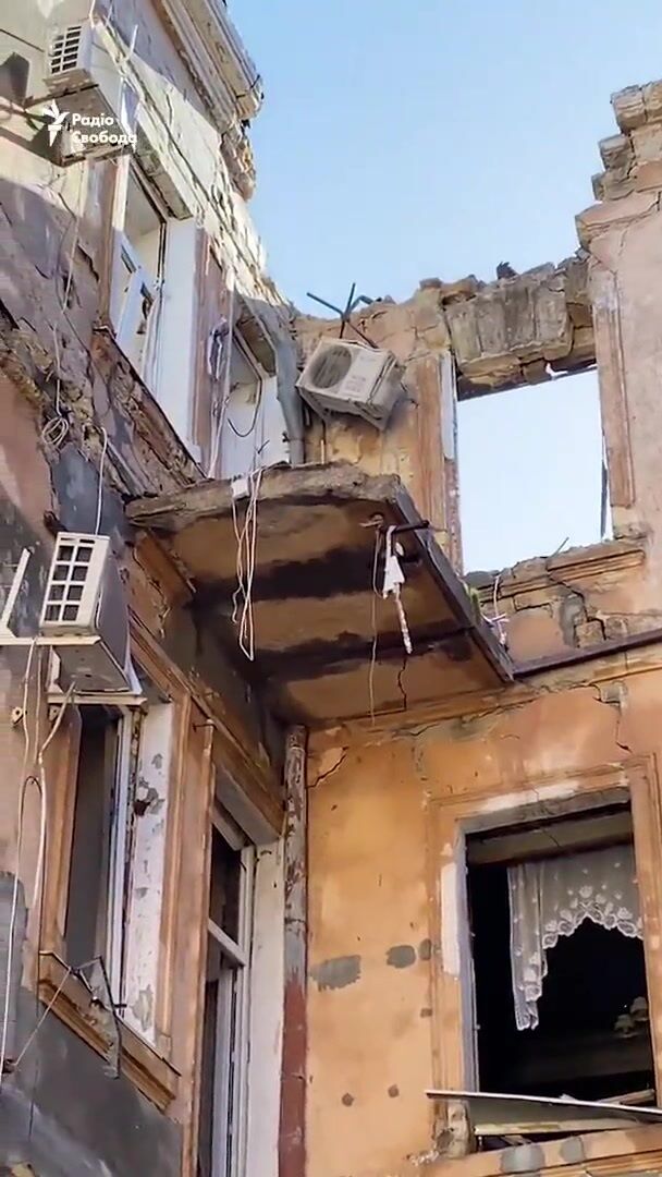 "Вибігли на кухню": мешканець Одеси розповів про російську атаку і її наслідки. Відео