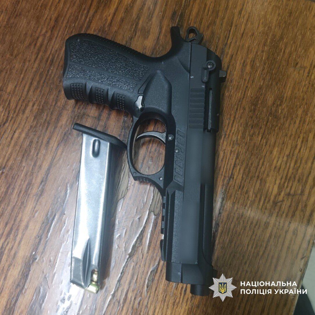 У Харкові підірвали гранату і стріляли в метро: поліція затримала хулігана. Фото