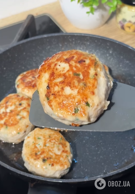 Соковиті курячі котлети з моцарелою: як приготувати