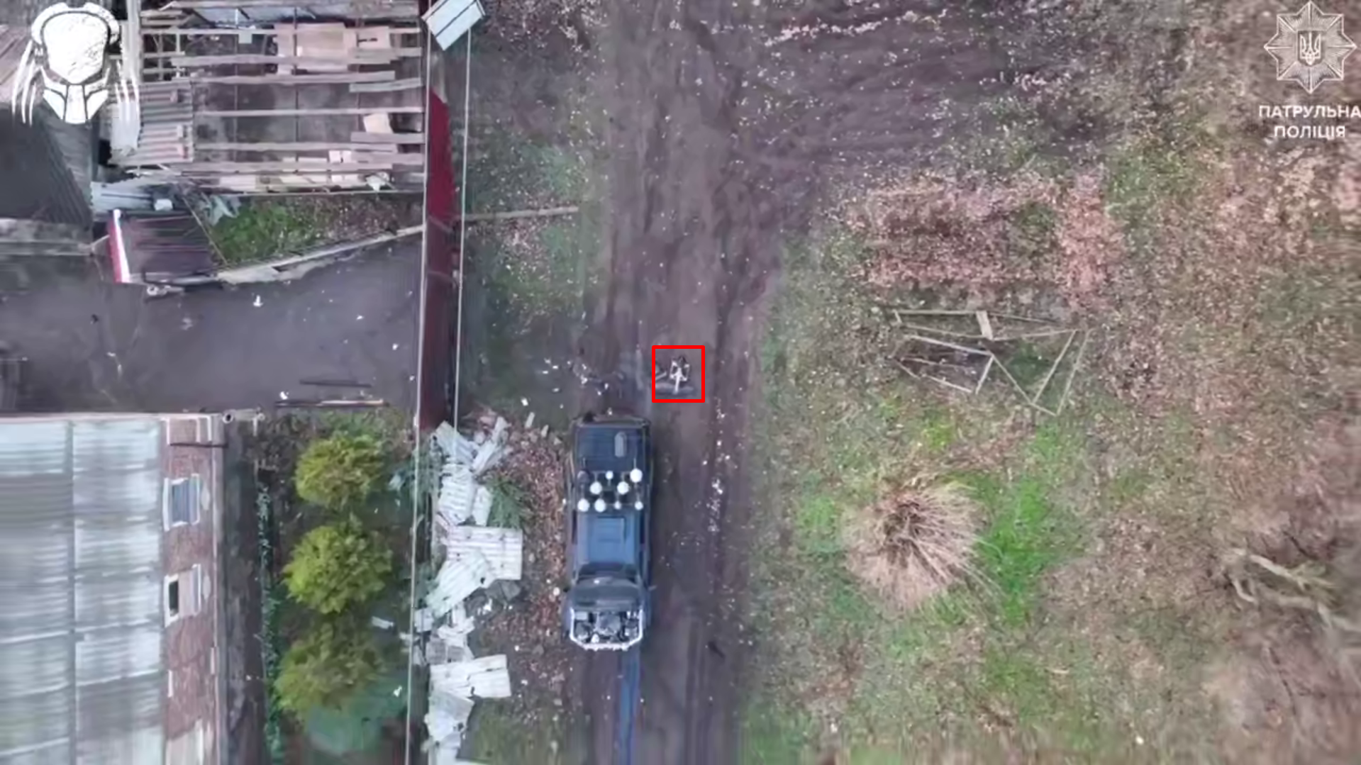 Обнаружили и точными сбросами ликвидировали: в бригаде "Хищник" показали уничтожение вражеских "ждунов" с воздуха. Видео