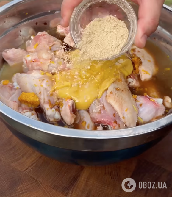 Шашлик із курячих крилець у глазурі: м'ясо вийде дуже соковитим