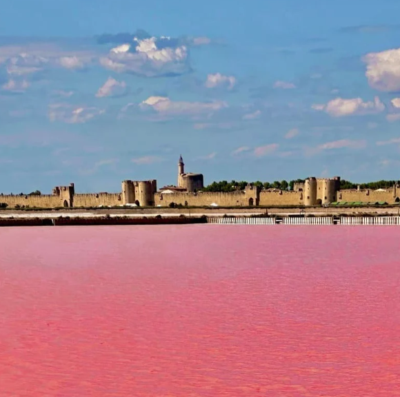 Забудьте про Париж: 5 малолюдних, але не менш захопливих напрямків у Франції