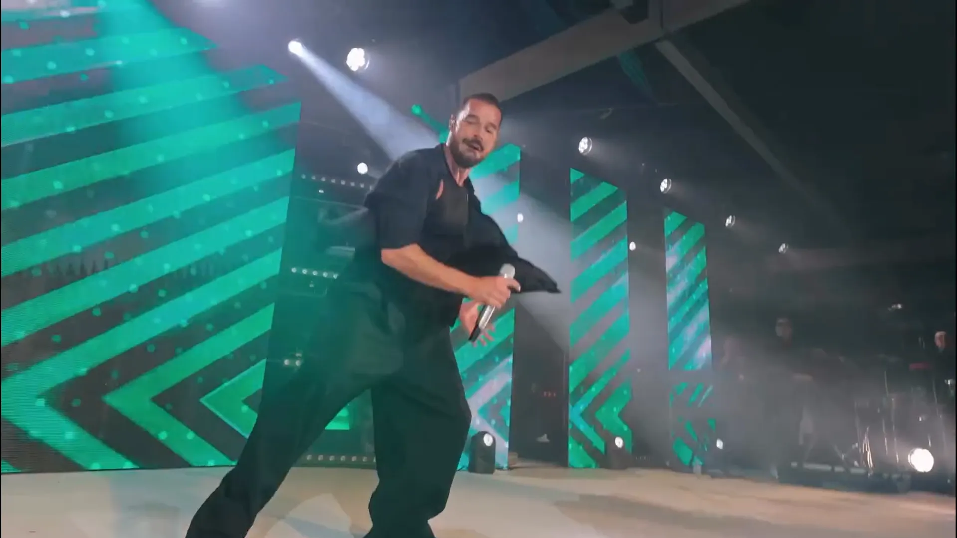 У Каннах відгриміло "найдорожче весілля року" української королеви краси: Меладзе вийшов з тіні, а Галкін співав Іво Бобула