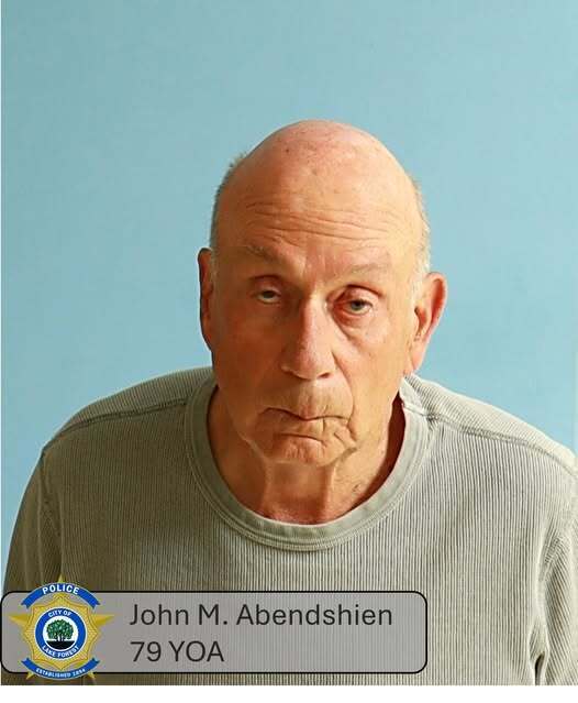 Этот особняк знает весь мир, но то, что скрывал его владелец, шокировало фанатов: жуткая история мужчины, в доме которого снимали "Один дома"