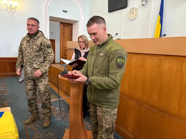 Пока был в плену, бывшая жена присвоила 4 млн грн государственных выплат и квартиру: военный обратился в суд и просит огласки