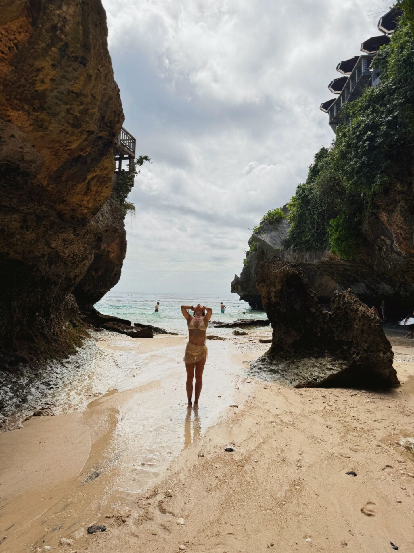 Чемпіонка України з біатлону роздяглася на пляжі Балі і вразила Instagram своєю красою. Фото