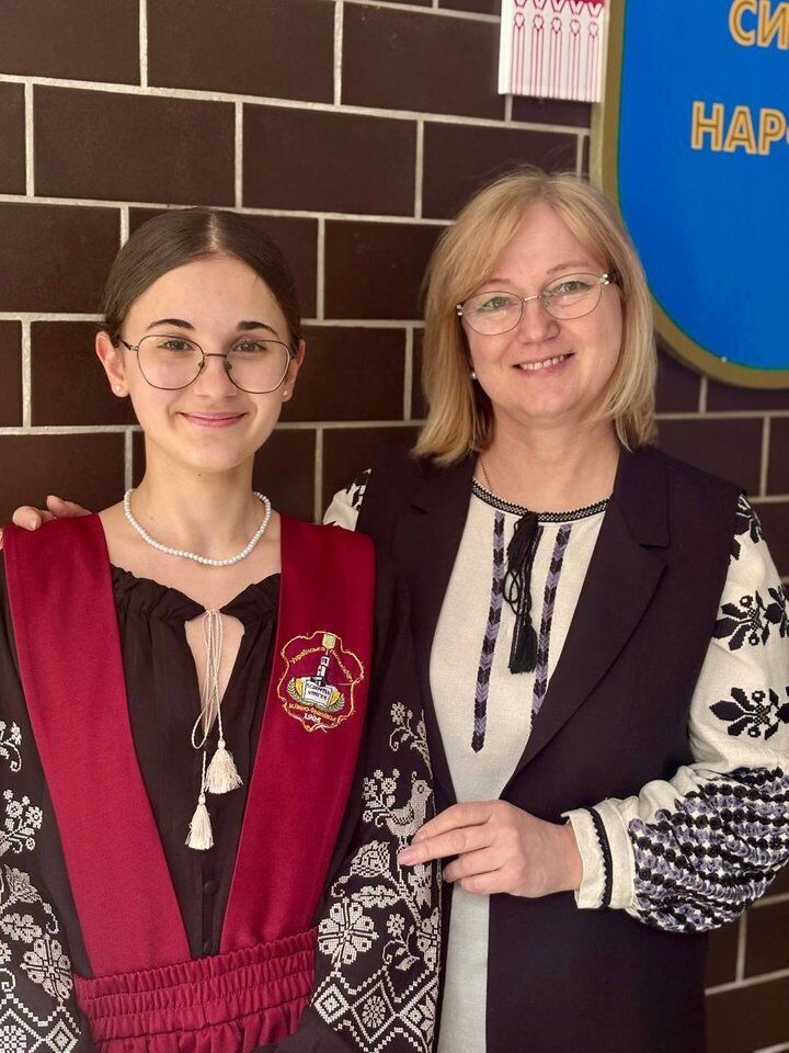 Окупанти забороняли вчити українську мову, а вона двічі виграла олімпіаду: історія Софії Губи з Макіївки, яка стала ученицею 2026 року в Івано-Франківську