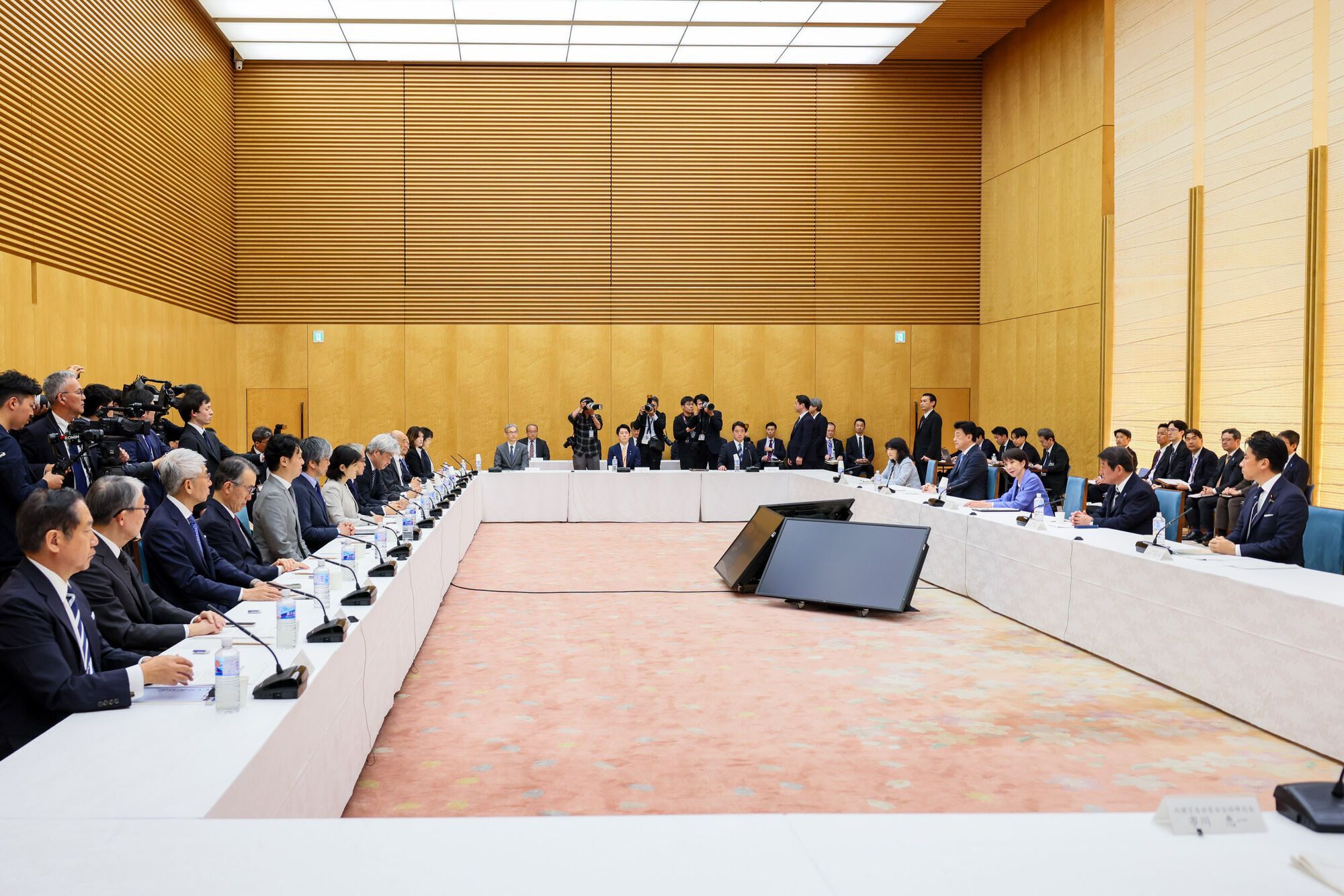 Японія перегляне оборонну політику на тлі ескалації загроз із боку Китаю, Росії та КНДР: що відомо