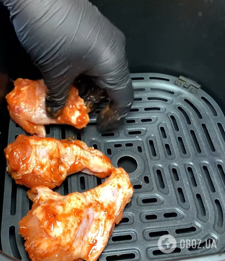 Самый простой рецепт куриных крылышек в духовке: золотистые сверху и мягкие внутри