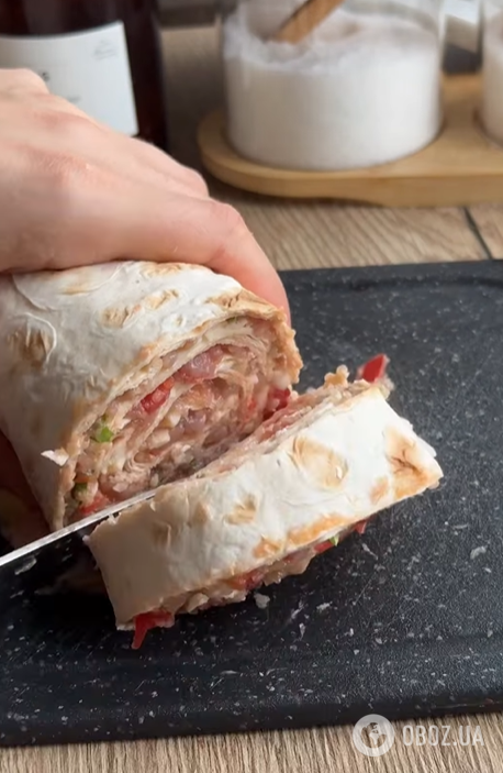 Быстрые рулетики из лаваша и фарша: готовятся элементарно