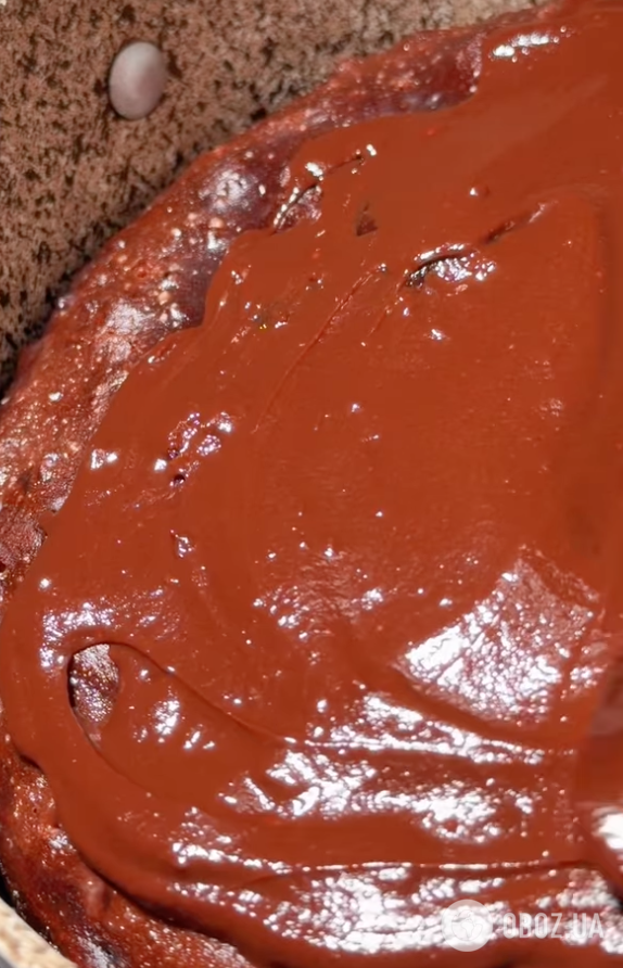 Шоколадний торт без випічки, просто на сковороді: ділимося елементарним рецептом