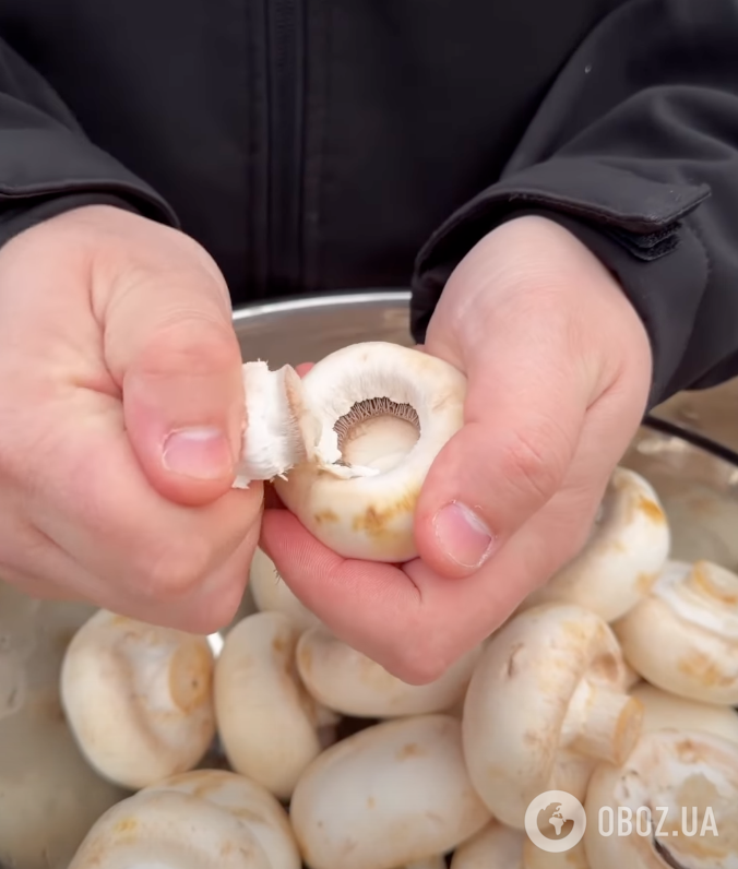 Смачніше, ніж м'ясо: соковиті печериці з фаршем на мангалі за 10 хвилин