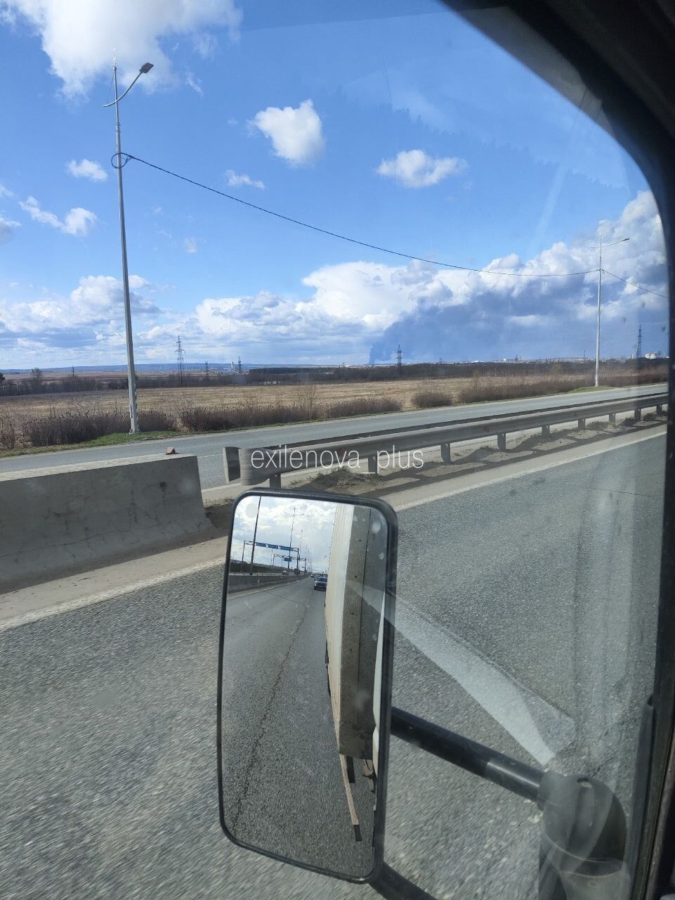 Піднявся дим: у російській Пермі атаковано вузлову станцію "Транснафти". Фото і відео