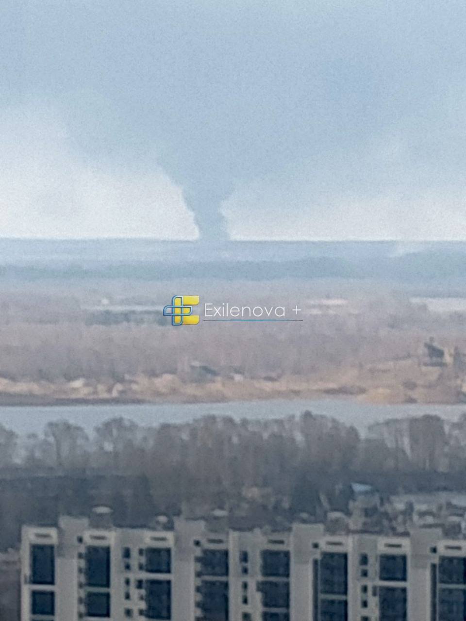 Піднявся дим: у російській Пермі атаковано вузлову станцію "Транснафти". Фото і відео