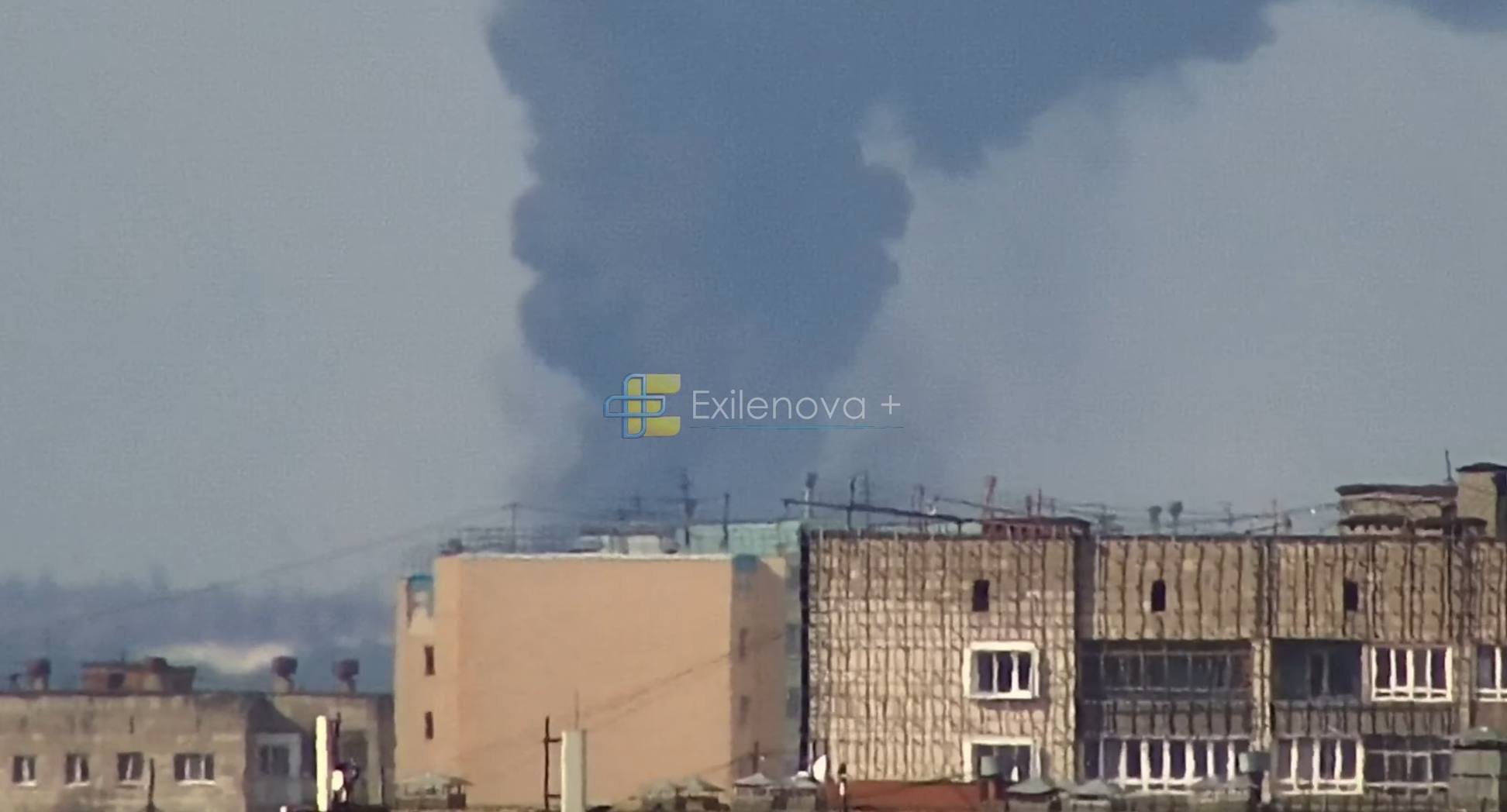 Піднявся дим: у російській Пермі атаковано вузлову станцію "Транснафти". Фото і відео