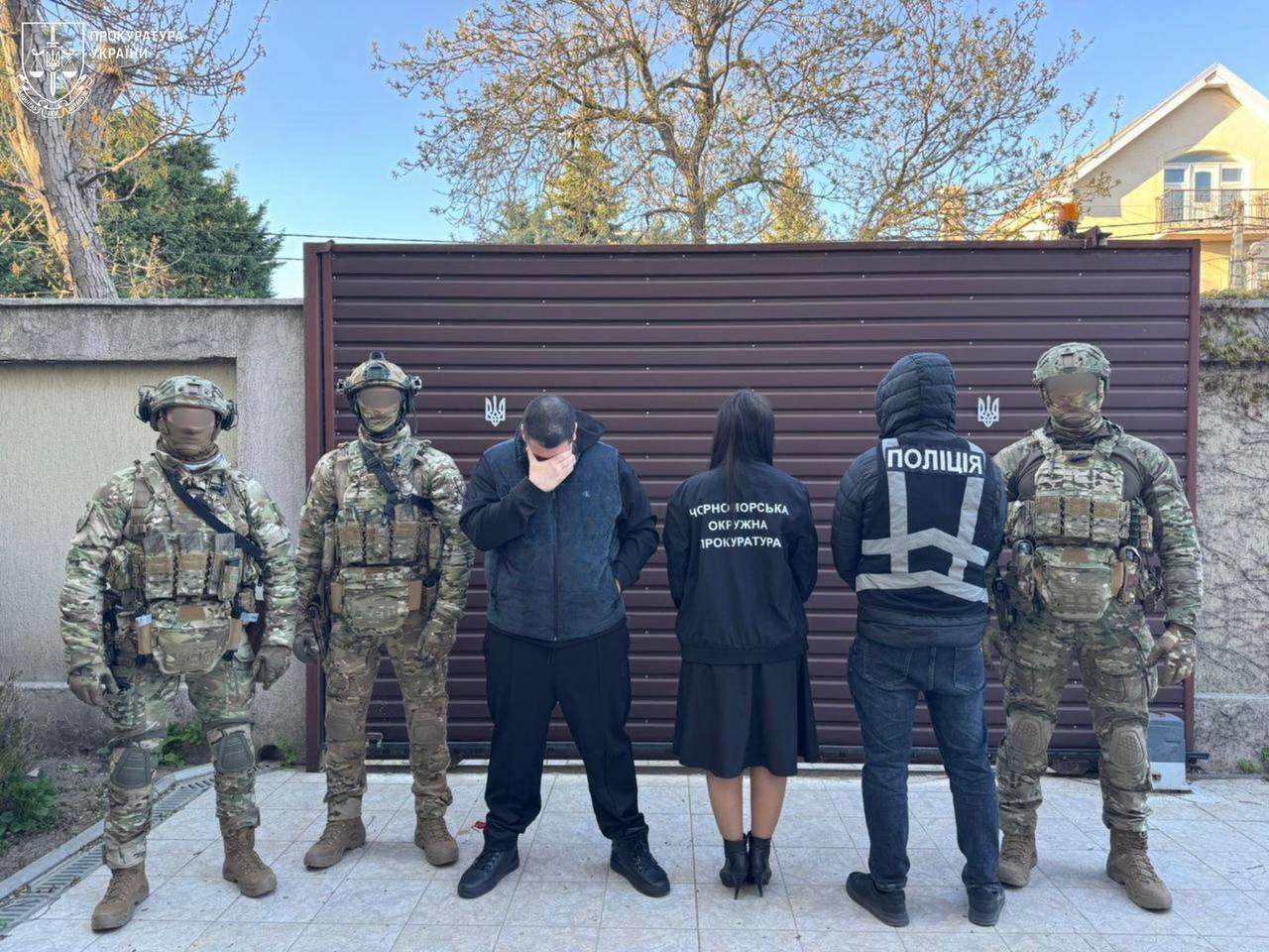 Викрали підприємця та вибивали з нього електрострумом гроші: в Одесі поліція викрила банду зловмисників. Фото