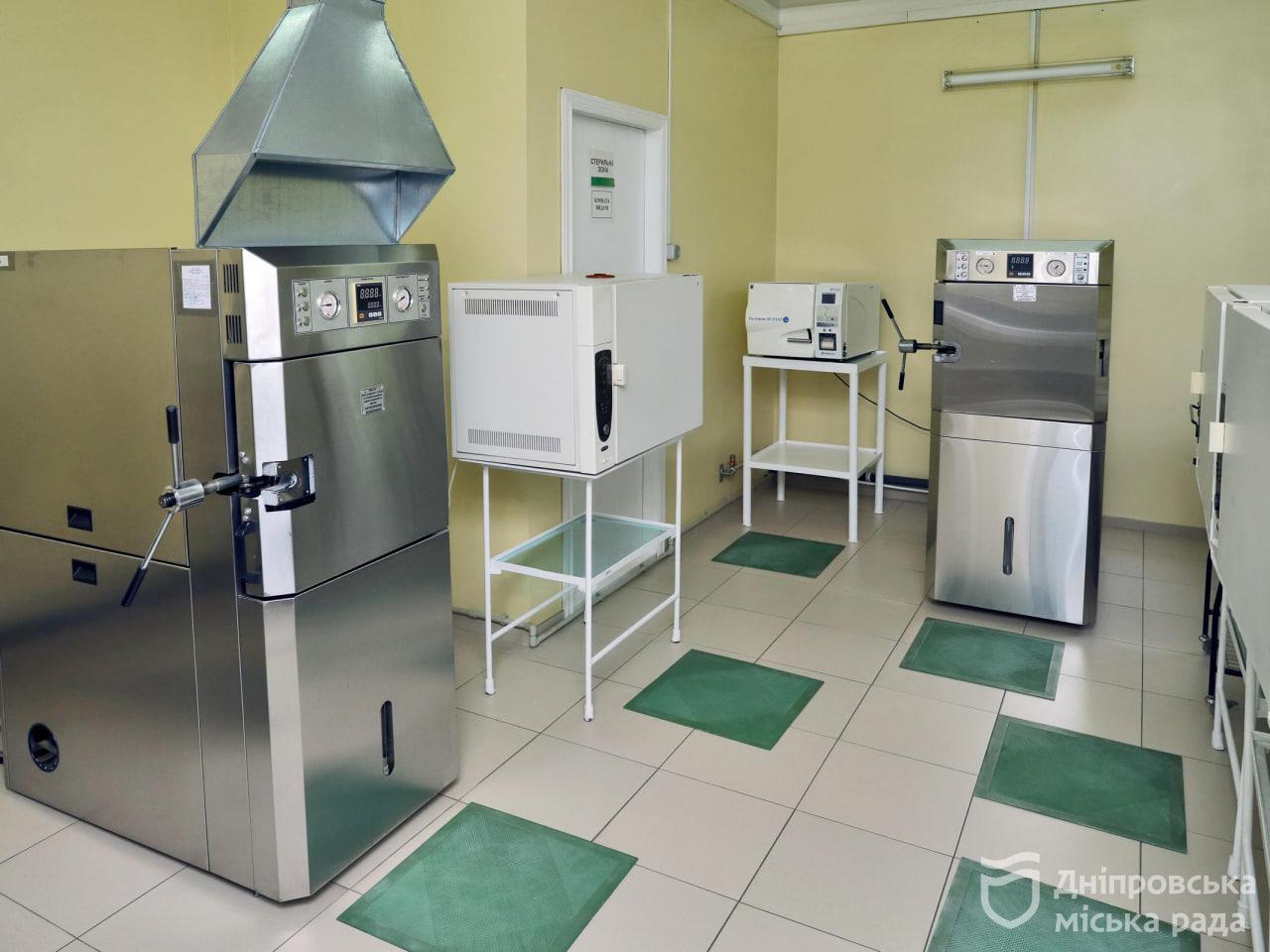 Дніпро є майже єдиною територіальною громадою в Україні, яка оплачує стоматологічне лікування та імплантування для військових