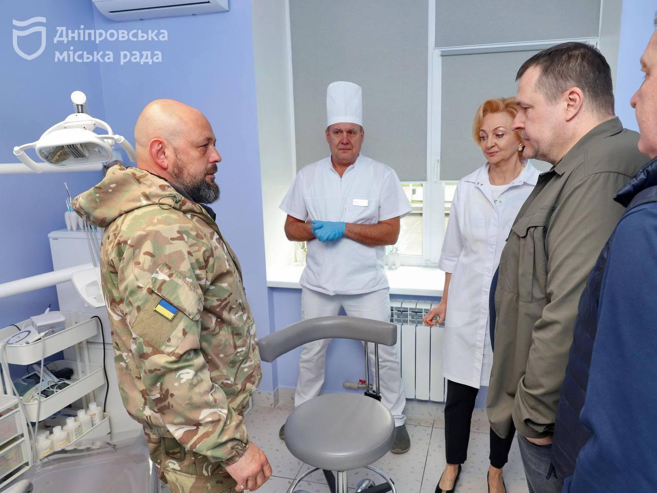 Дніпро є майже єдиною територіальною громадою в Україні, яка оплачує стоматологічне лікування та імплантування для військових