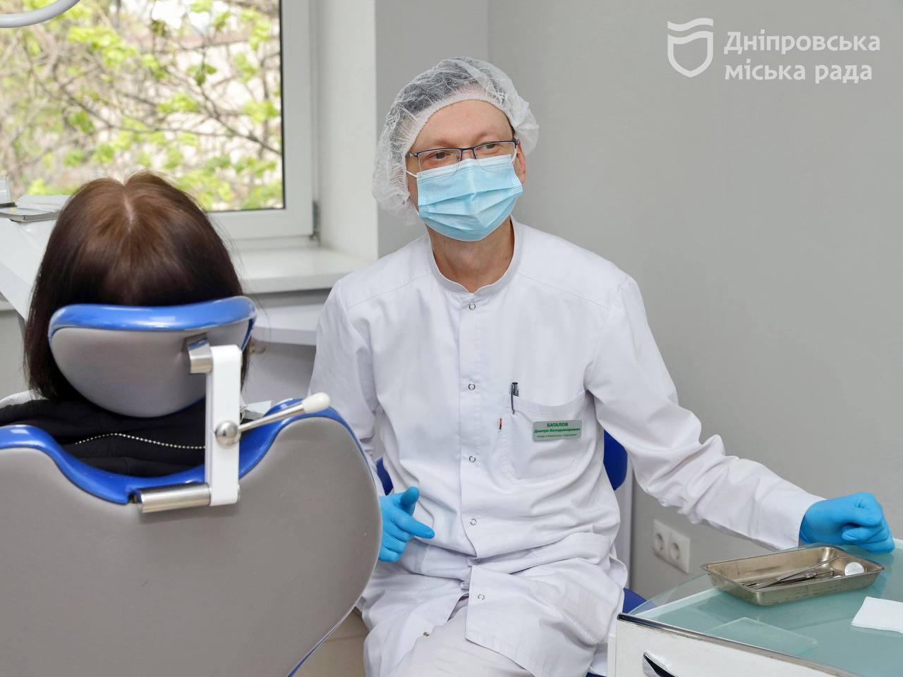Дніпро є майже єдиною територіальною громадою в Україні, яка оплачує стоматологічне лікування та імплантування для військових