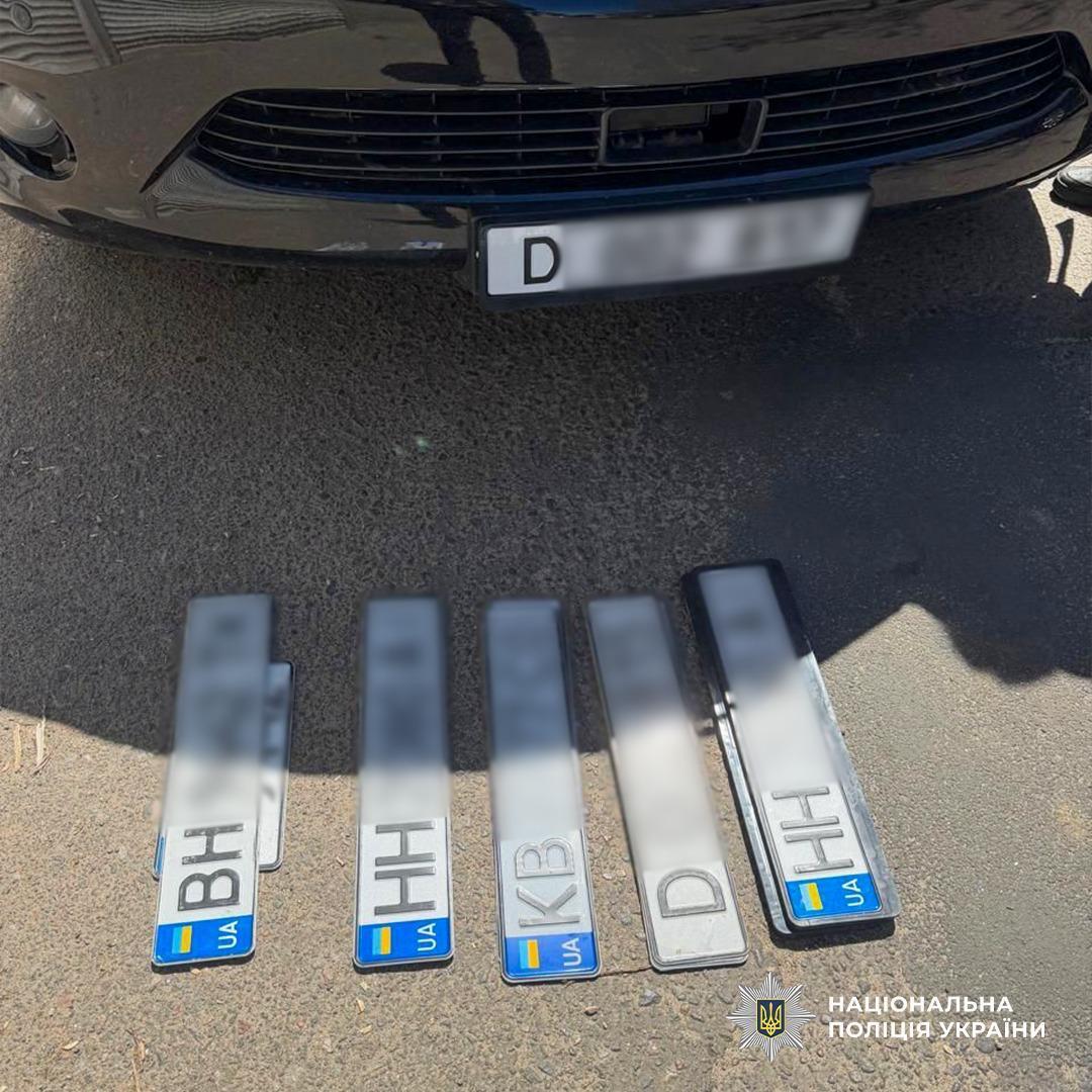 Викрали підприємця та вибивали з нього електрострумом гроші: в Одесі поліція викрила банду зловмисників. Фото