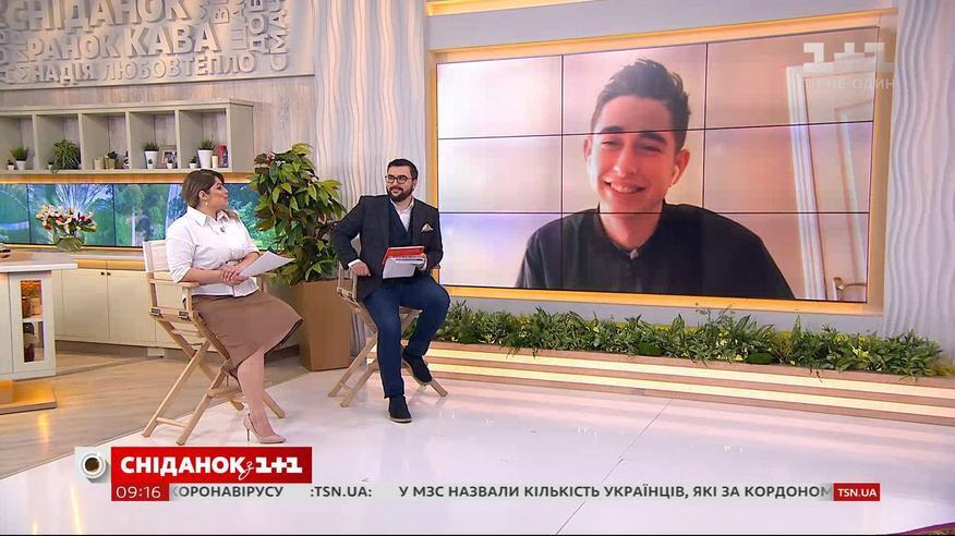 Продал выигранную квартиру, развелся и работал в интернет-магазине. Куда исчез после славы дважды победитель "Голоса страны" Роман Сасанчин