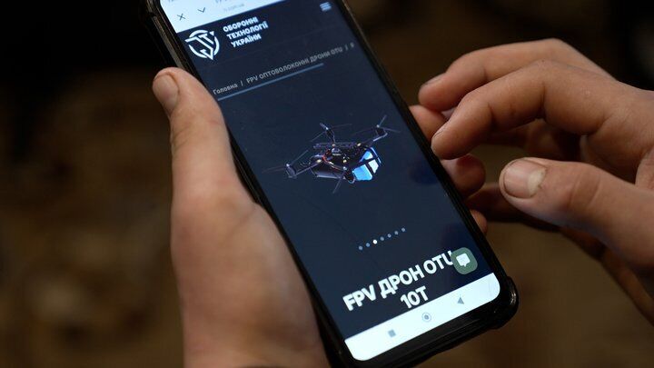 "Робив таке вперше": на Чернігівщині 12-річний хлопець знешкодив FPV-дрон, який летів на його братів та сестер. Відео