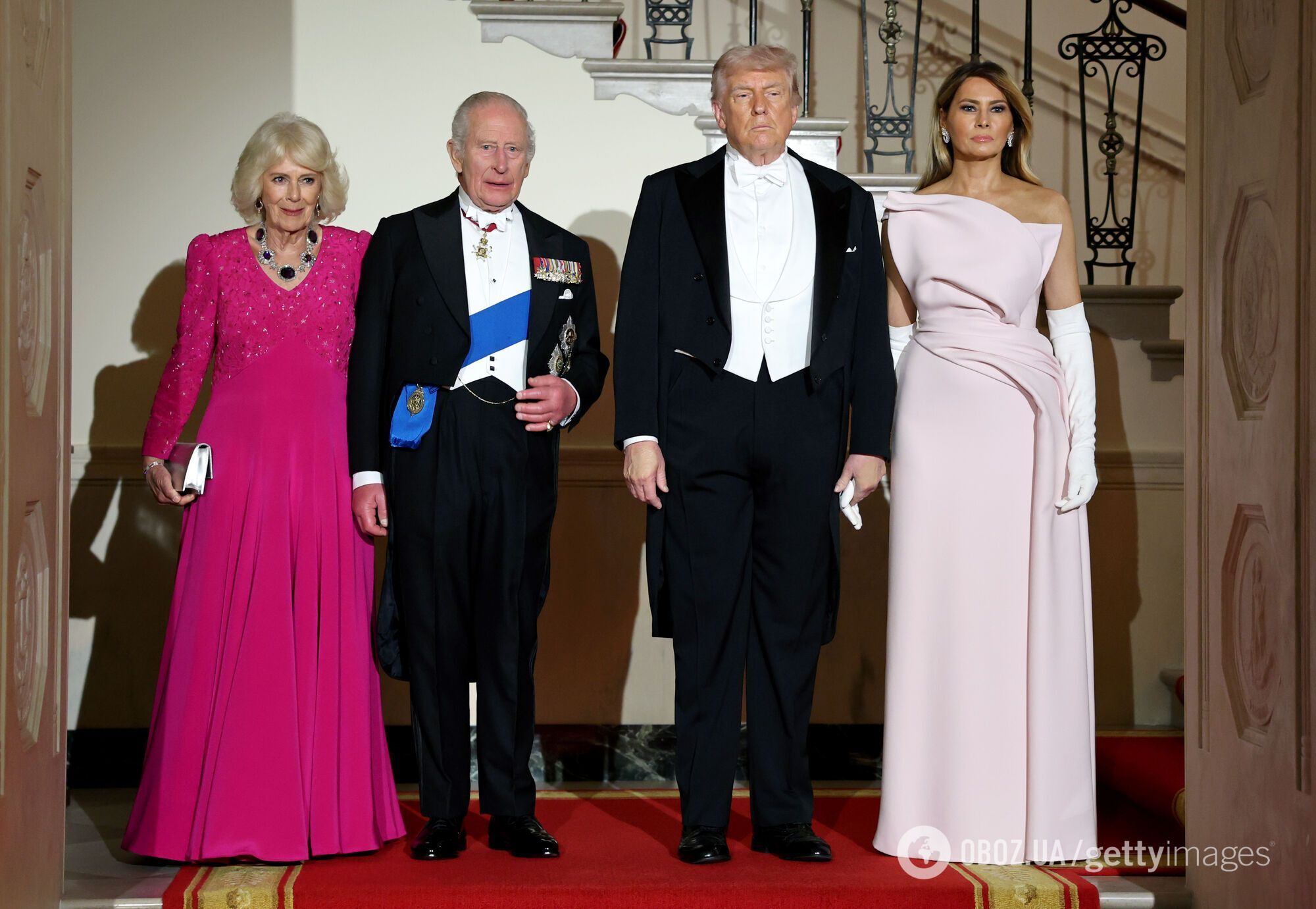 Меланія Трамп у вбранні за $80 тисяч порушила модний протокол на прийомі з королем і королевою. Фото