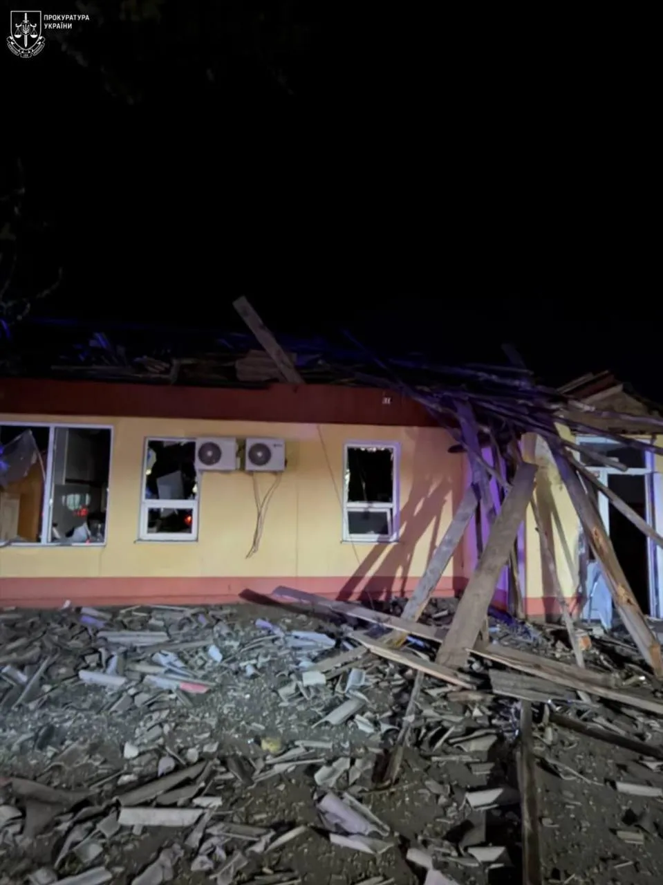 Оккупанты ударили по югу Одесщины: разрушены больница и жилые дома, есть пострадавшие. Фото