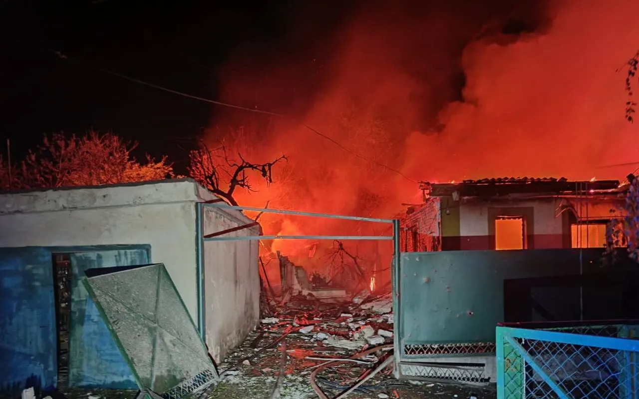 Оккупанты ударили по югу Одесщины: разрушены больница и жилые дома, есть пострадавшие. Фото