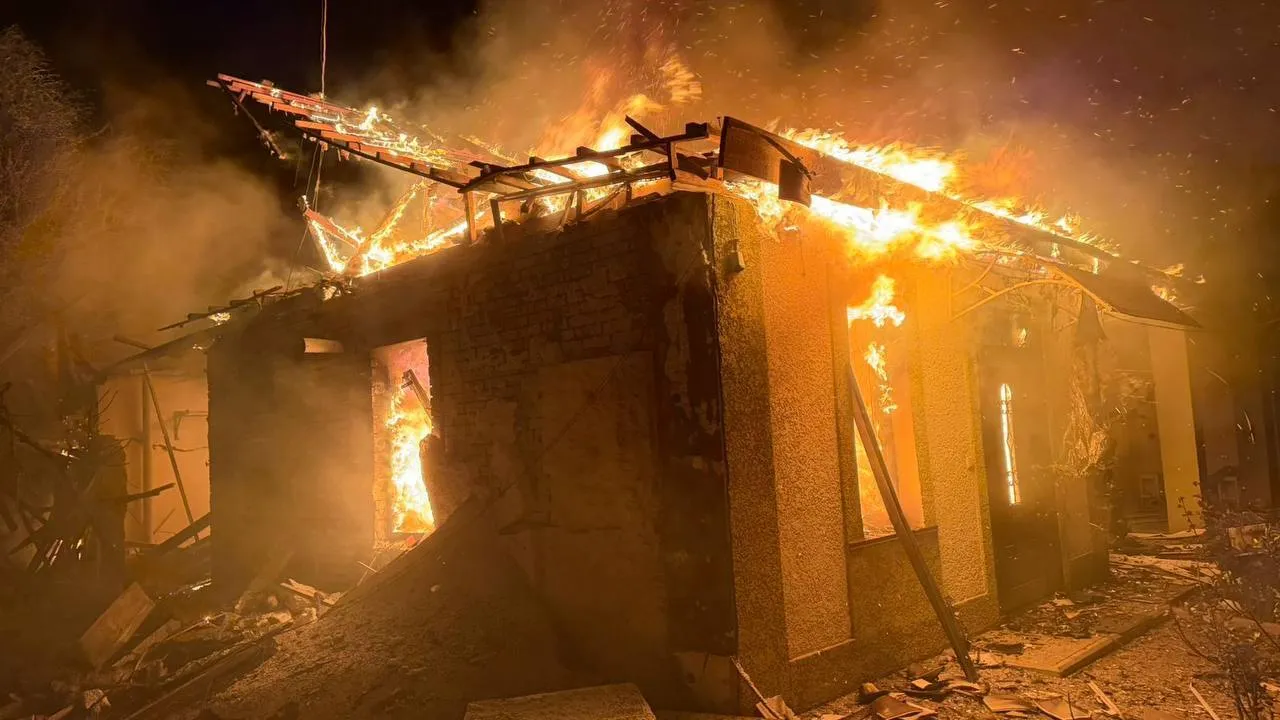 Оккупанты ударили по югу Одесщины: разрушены больница и жилые дома, есть пострадавшие. Фото