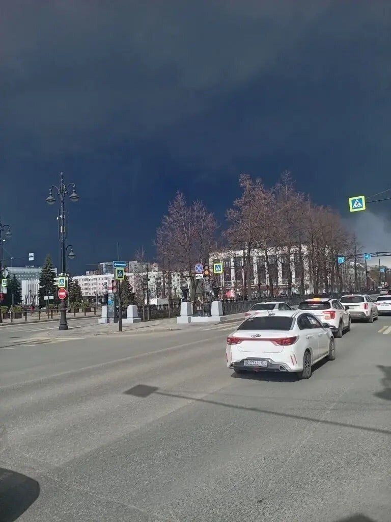 Горять майже всі резервуари: у СБУ розкрили подробиці ураження нафтоперекачувальної станції біля Пермі. Фото і відео