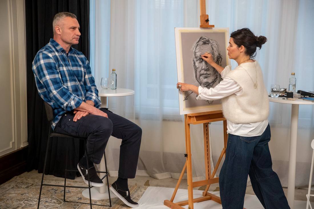 Bloomberg CityLab 2026: Кличко и художница Эс Девлин провели сессию "Искусство связи" в Мадриде