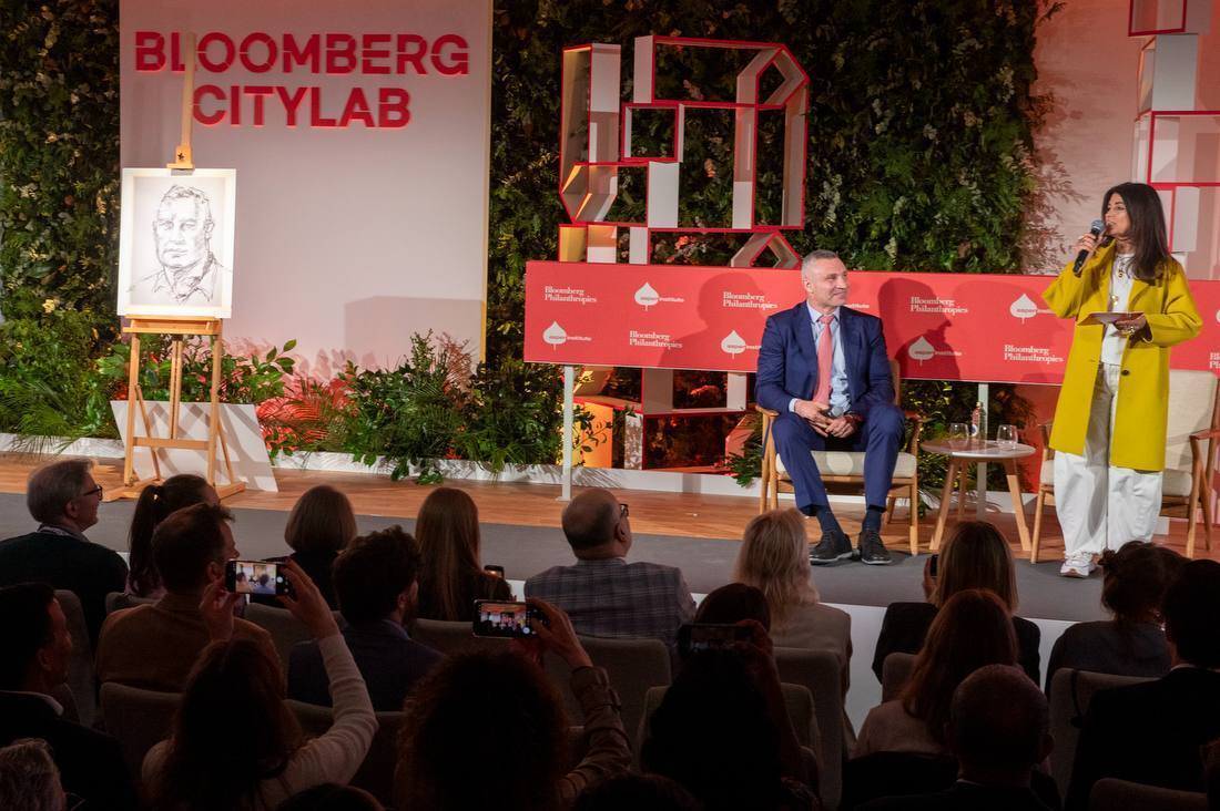 Bloomberg CityLab 2026: Кличко и художница Эс Девлин провели сессию "Искусство связи" в Мадриде