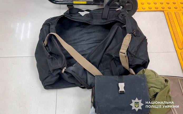 У Києві п’яний чоловік "замінував" аптеку через відмову продати ліки без рецепту. Фото та відео