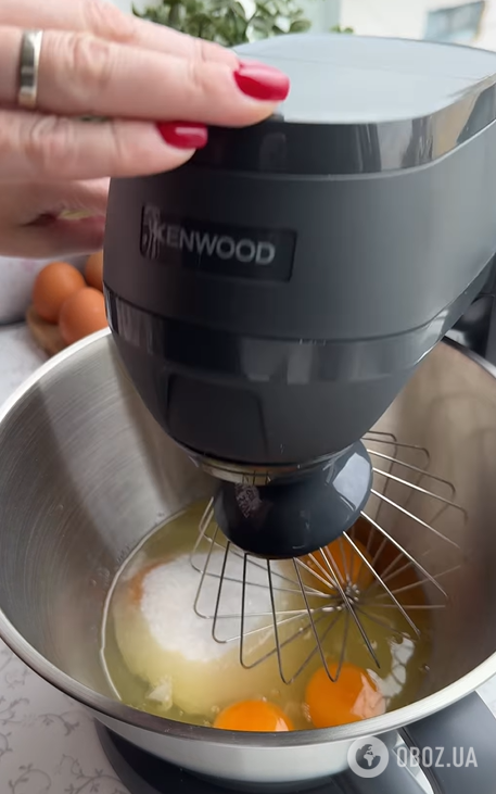 Рыхлый бисквитный рулет, который точно получится удачным: делимся простым рецептом