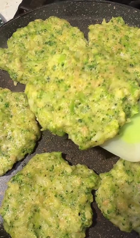 Из чего приготовить полезные оладьи: вариант питательного блюда на скорую руку