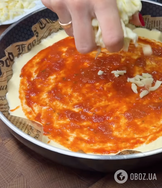 Самая ленивая гавайская пицца без замеса теста на сковороде: готовится всего 10 минут