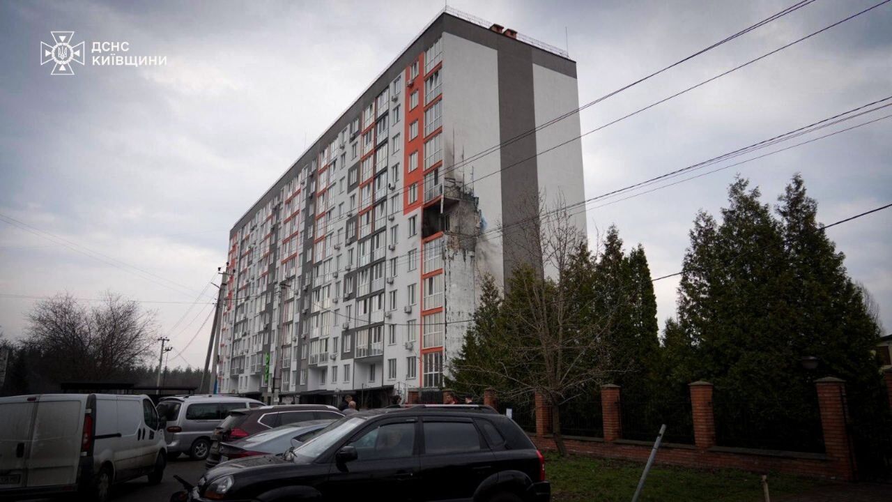 Била ракетами и дронами: Россия устроила массированную атаку на Украину посреди дня, есть жертвы и пострадавшие. Фото