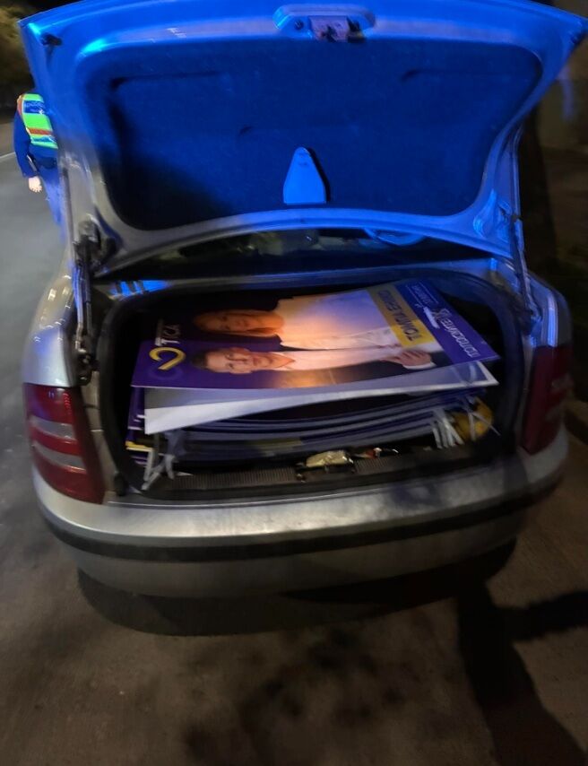 В Угорщині з'явились плакати українською мовою на підтримку опозиційної партії "Тиса". Фото