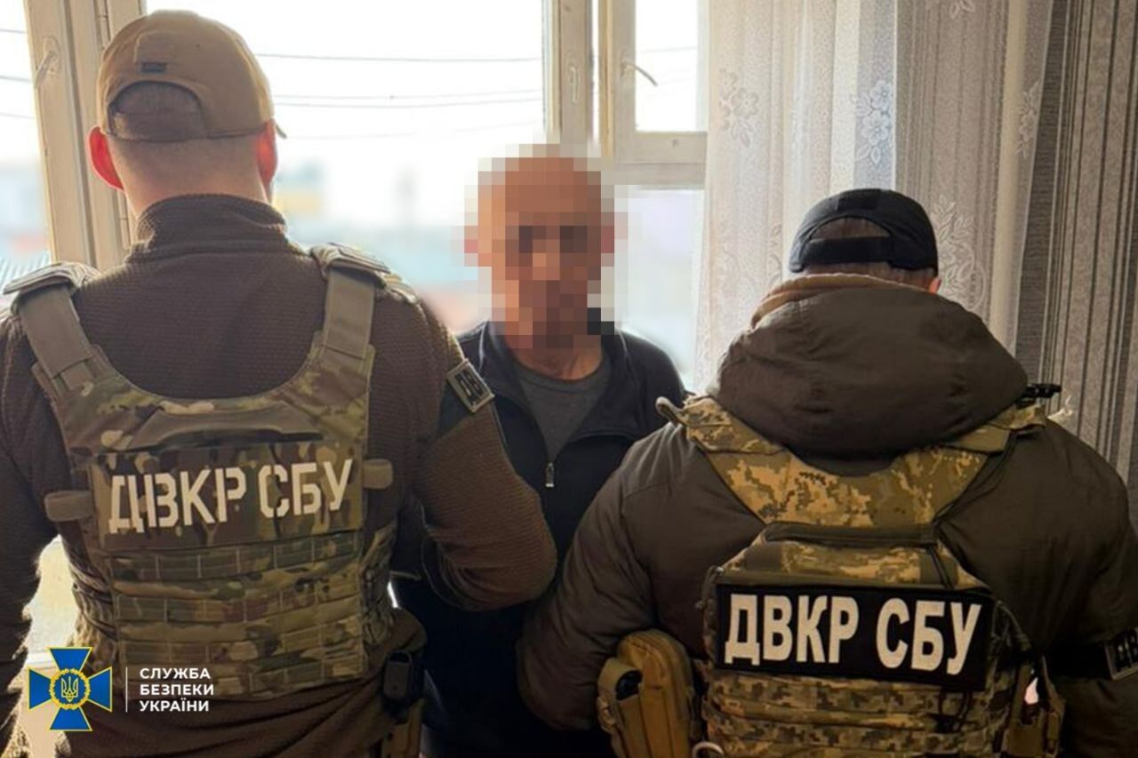 СБУ затримала агента ФСБ, який наводив удари по військових ешелонах Укрзалізниці. Фото