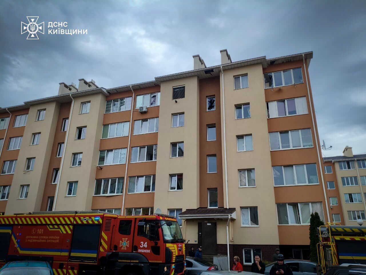 Внаслідок атаки РФ знищено ветклиніку на Київщині, є загиблий та постраждалі. Подробиці, фото та відео