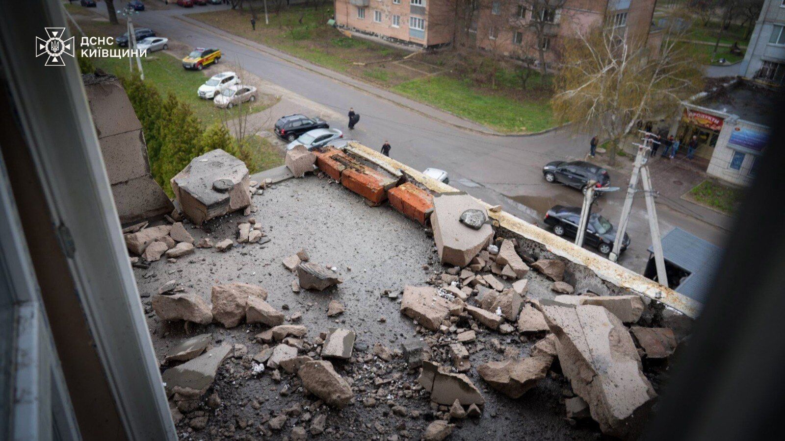 Внаслідок атаки РФ знищено ветклиніку на Київщині, є загиблий та постраждалі. Подробиці, фото та відео
