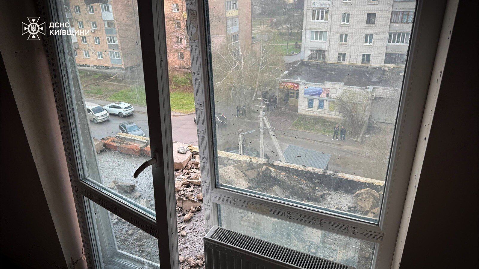 Внаслідок атаки РФ знищено ветклиніку на Київщині, є загиблий та постраждалі. Подробиці, фото та відео